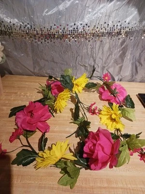 Lote de 4 guirnalda de flores artificiales de 6 pies por filamento.  24' en total Foto 1 de 4