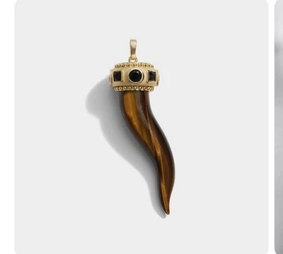 Nuevo colgante de cuerno de ojo de tigre inspirado en el temor dorado Foto 1 de 4
