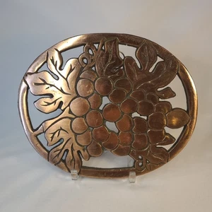 Verkupferter Gusseisen Traube Design Untersetzer Wandbehang 8" x 6,5" - Bild 1 von 3