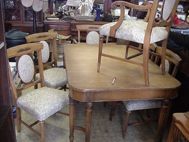 Watertown Tobogán Francés Campo Luz Caoba Comedor Conjunto De Colección Watertown WI Foto 1 de 4