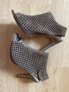 Pedro Garcia Sofia Perforated Suede Laser Cut Peep Toe Heeled Booties Heels - Picture 1 of 7