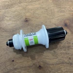 DT Swiss XCR 2.1 Ceramic Centerlock Scheibenbremse 135mm QR 28h Hinterradnabe weiß - Bild 1 von 11