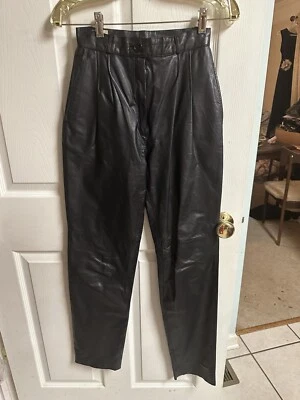 Pantalones de Cuero VNT Oleg Cassini Pequeños Negros Cintura Alta Plisados Doble Rodilla 24x32 Foto 1 de 4