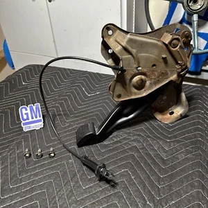 Conjunto de pedal de freno de emergencia 95-98 OBS C/K GM Chevy Silverado GMC Sierra OEM - Imagen 1 de 23