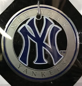 NEW YORK YANKEES Disc Christmas Ornament 3'' (NEW) A/7/3 - Picture 1 of 1
