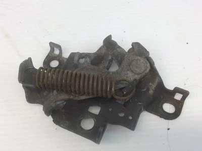 10 11 12 13 14 15 Toyota Prius trava do capô trava somente V - Imagem 1 de 4