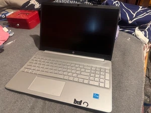 HP 14" Pavilion Laptop (15s-fq5585sa) Core i3 1215u 8GB RAM Spares and Repairs. - Picture 1 of 15