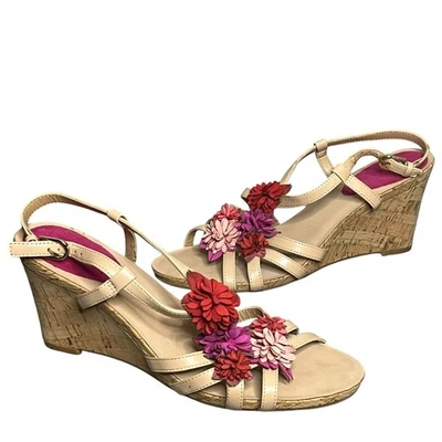 Босоножки женские Tahari Favor на танкетке 9 М бежевые кожаные весенние цветы с ремешками  - Изображение 1 из 4