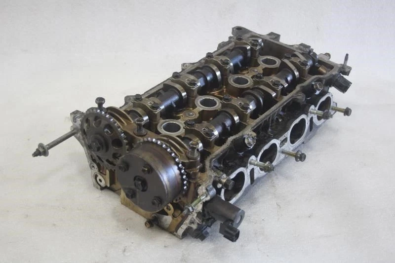 2001 TOYOTA CELICA GT MOTOR ENGINE CYLINDER HEAD 1ZZ-FE 137K MILES Foto 1 de 4