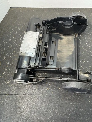 Base inferior base rueda aspiradora Royal 6200 Foto 1 de 4