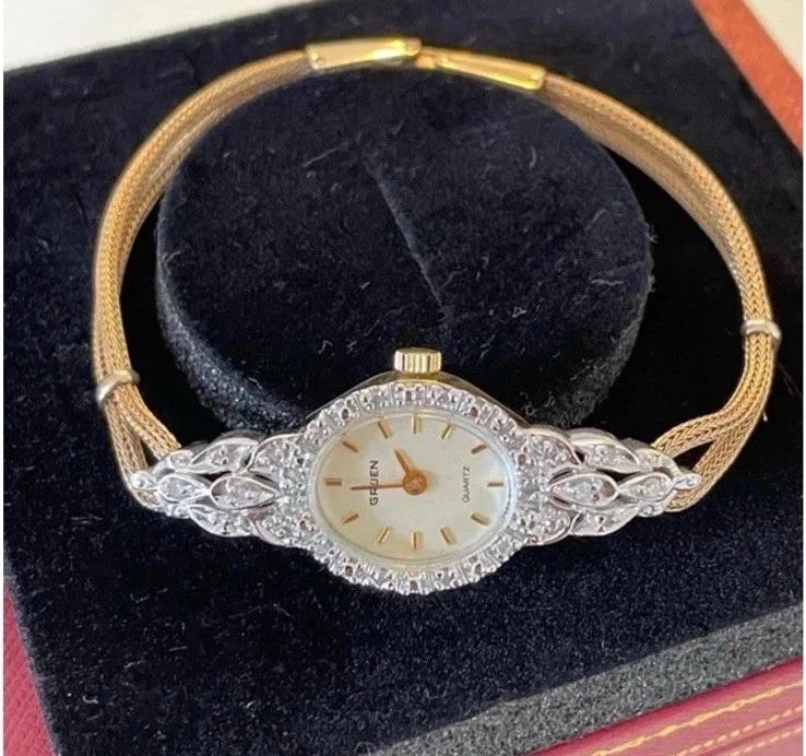 A la venta: Impresionante reloj vintage de diamantes Gruen 1950 para mujer con arañazos Foto 1 de 4
