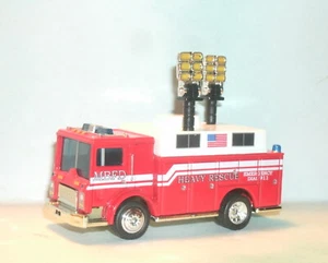 1/84 Scale Mack Auxiliary Power / Floodlight Heavy Rescue Fire Truck 3" Matchbox - Picture 1 of 8