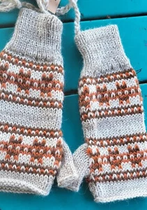 Morgan Travis 100% Alpaca Light Grey Stripes Fingerless Gloves Handmade Peru NEW - Picture 1 of 5