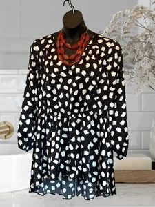 Neu mit Etikett Beauti Curve Lane Bryant 18 schwarz weiß gepunktet hoch niedrig V-Ausschnitt Bluse Top - Bild 1 von 12