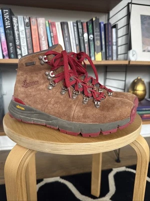 Danner Women's Mountain 600 Size 7.5n Eu 38 - Image 1 of 4