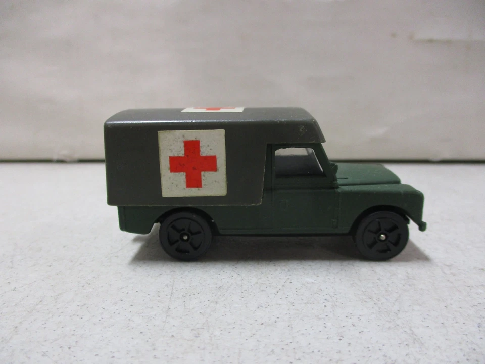 Corgi Juniors US Army Land Rover Ambulance - Image 1 of 4