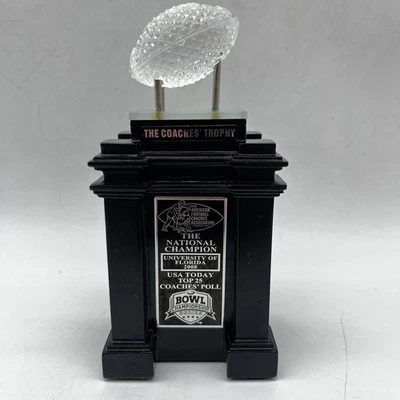 2008 National Champion Coaches Trophy University Of Florida Gators 6" TR70 - Imagem 1 de 4