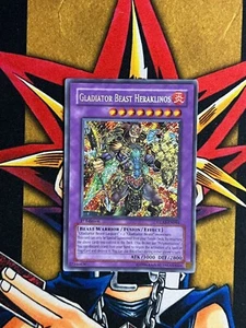 GLAS-DE044 Gladiatorungeheuer Heraklinos Secret Rare 1. Auflage NM Yugioh Karte - Bild 1 von 2