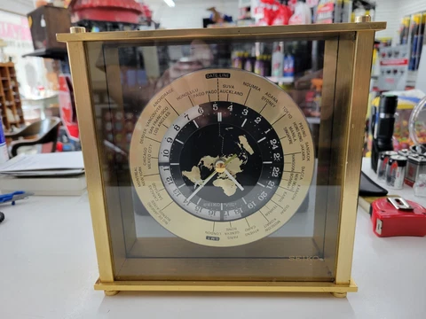 Vintage Seiko Quartz World Time Zone Airplane Second Hand Mantel Clock. Works!!! Cover