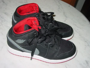 2014 Nike Air Jordan Retro 1 Black/Cool Grey/Gym Red Mid Schuhe! Größe 5,5Y - Bild 1 von 14