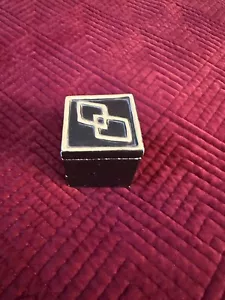 2x2x2 Schwarz und Gold Vintage Schmuck Keramik Schatulle mit Künstlersignatur. - Bild 1 von 7