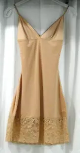 Yummie Tummie Peek-A-Boo Cami in Beige Nude Size Small - Picture 1 of 5