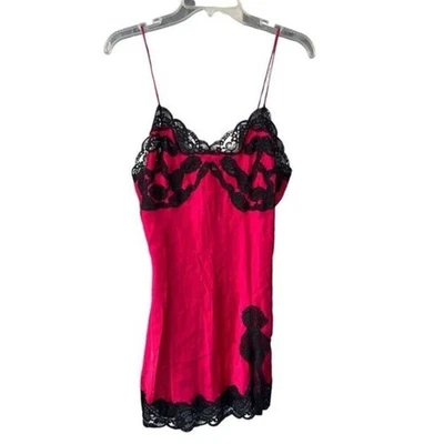 T2 Años 90 Victoria's Secret Etiqueta Dorada Seda Chemise Slip Rojo con Encaje Negro M Foto 1 de 4