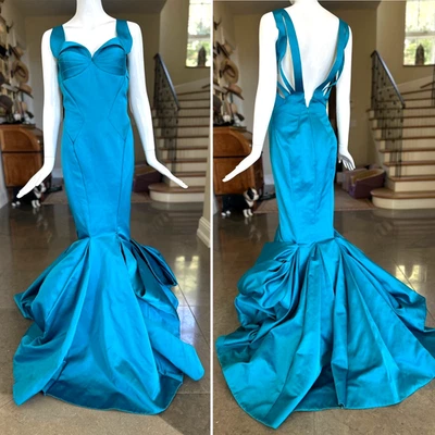 Vestido de sirena de seda azul verdoso vintage Zac Posen con tren escultórico Foto 1 de 4