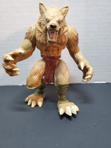 RARE Hasbro DuelMasters Fear Fang Action Figure 2003 Wizards 6" Werewolf No Tail Cover