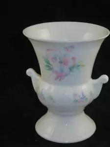 Aynsley 'Little Sweetheart' Urn Shaped Posy Vase with Sticker - Picture 1 of 4