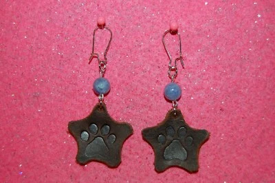 Pendientes Estrella Cuero Genuino Marrón Estampado Pata-Cuentas de Piedras Preciosas-Ganchos Plateados Foto 1 de 4