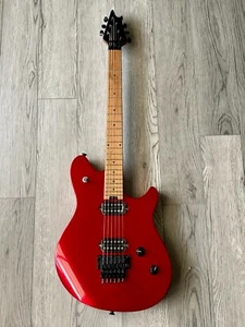 EVH Wolfgang Std. Chitarra, tasti in acero cotto, rosso Stryker - Foto 1 di 7