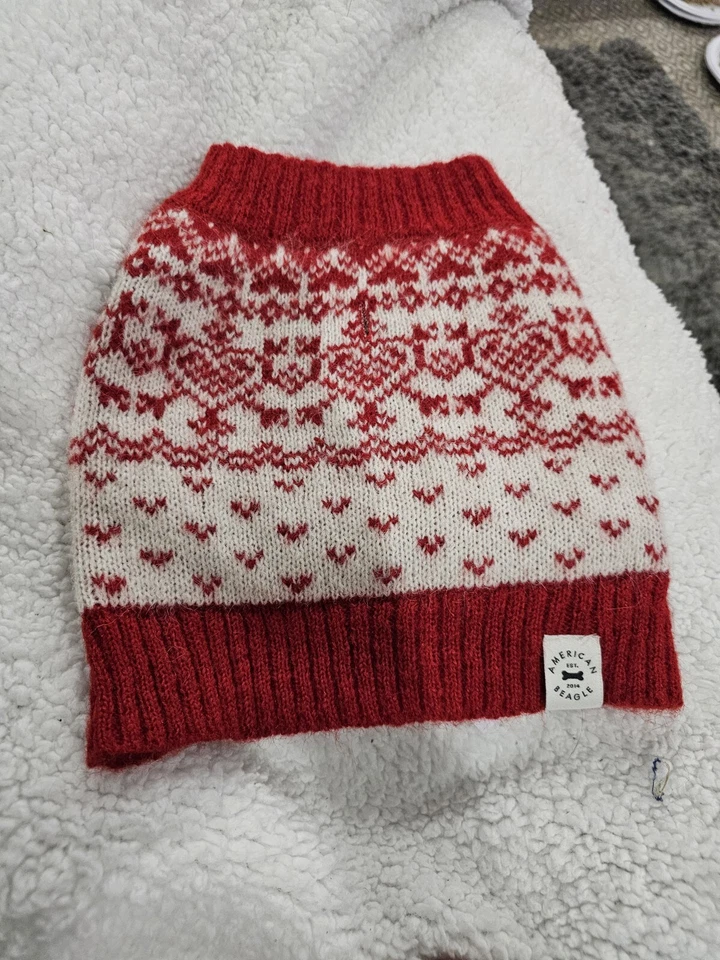 NWT American Beagle Outfitters XS (Made Big See Pics) dog Valentine sweater  - Image 1 of 4