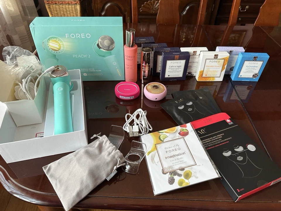 Dispositivos FOREO - Bear 2, Peach 2, OVNI 3 con gel de preparación, suero, máscaras, parches de preguntas frecuentes  Foto 1 de 4