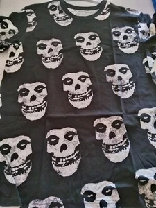 MISFITS Skulls AOP T-Shirt LARGE Black DANZIG SAMHAIN punk hc metal NWT - Picture 1 of 2
