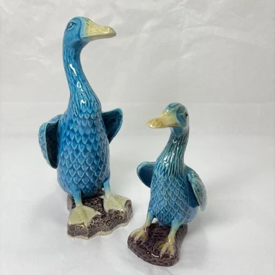 Antiguo conjunto de 2 estatuillas raras de pato chino de porcelana azul turquesa Foto 1 de 4