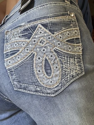 Earl Jean Potassium Wash Mid Rise Bling Capris Jeans Size 14P NEW $ 58 - Image 1 of 4