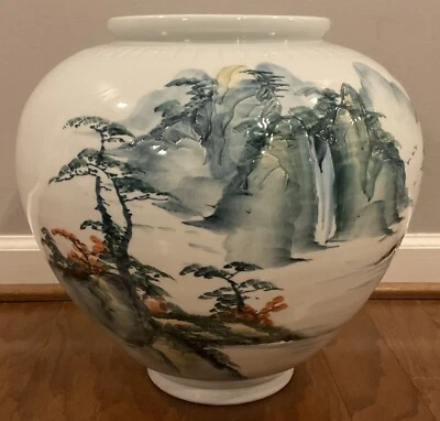 "Porcelana Baekja coreana hecha a mano con pintura de paisaje y tallas 13""-14"" de alto" Foto 1 de 4