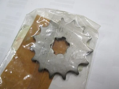 PIÑÓN DELANTERO YAMAHA OEM 15T / DT100 MX100 BW80 HS1 LS2 G7S U5 122-17461-50 Foto 1 de 3
