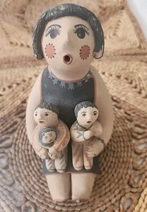JEMEZ NATIVE AMERICAN STORYTELLER POTTERY SIGNED Gachupin Jemez - Picture 1 of 6