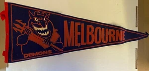 1967 Sun Valley Twisties PENNANT Melbourne (Extremely Rare) - Foto 1 di 1