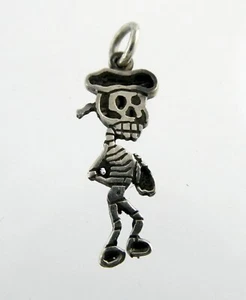 Vintage Sterling Silber Skelett Charm oder Anhänger Matador 925 1,7g 1,25 cm - Bild 1 von 9