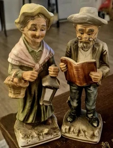 Vintage alter Mann liest Frau hält Laterne Korb Keramik Figuren 7 1/2" - Bild 1 von 8