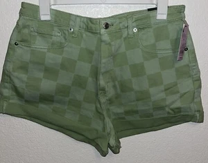 Wild Fable Women's shorts size 16x33 Green checkered Cuff High Rise - Picture 1 of 10