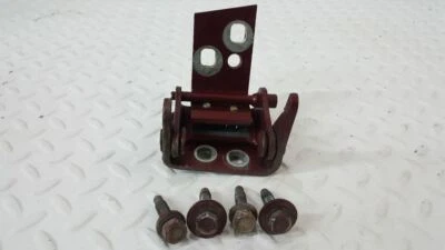 Bisagra de puerta inferior del conductor trasero Pontiac Grand Prix GTP 97-03 Foto 1 de 4