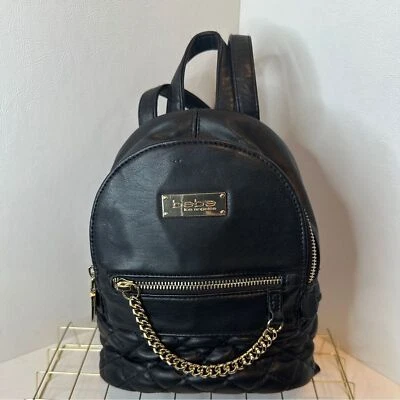 BEBE черный искусственной кожи выстеганный мини рюкзак сумочка с золотой цепочкой акцент - Изображение 1 из 4