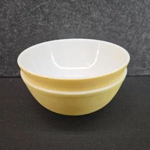 Lot of 2 Vintage Pyrex 404 Mixing Bowls 4 Qt 10" Yellow - Picture 1 of 15