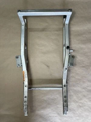 MARCO TRASERO APRILIA RSV 1000 R MILLE V60 GENUINO OEM SUBCHASIS Foto 1 de 4