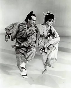 1963 foto d'epoca Dodgers Maury Wills e l'attrice Edie Adams posa ballando in TV - Foto 1 di 2