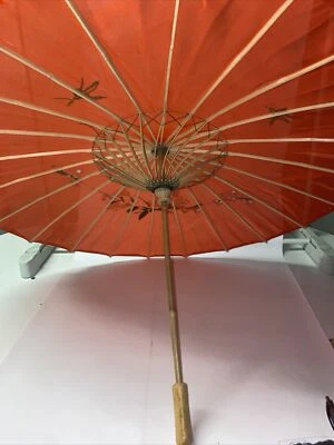 Paraguas de Madera Rojo Oriental Diseños Florales Abierto 32 Pulgadas Bambú Funciona Bien Foto 1 de 4